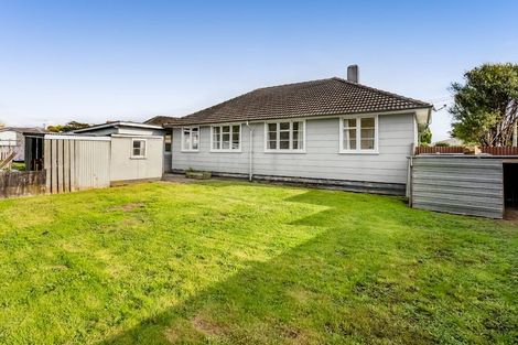Photo of property in 21 Miro Street, Merrilands, New Plymouth, 4312