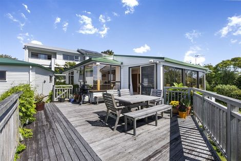 Photo of property in 100a Mellons Bay Road, Mellons Bay, Auckland, 2014