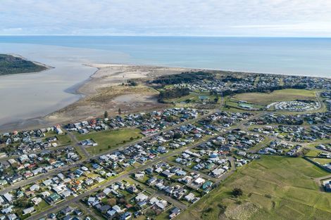 Photo of property in 6 Warren Street, Foxton Beach, Foxton, 4815