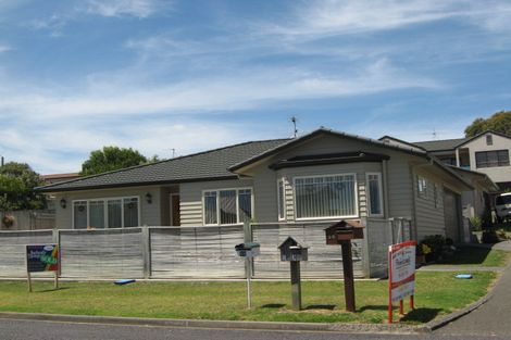 Photo of property in 22 Torkar Road, Clarks Beach, 2122