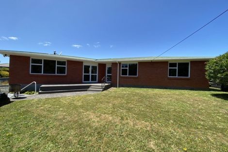 Photo of property in 5 Kowhai Place, Eltham, 4322