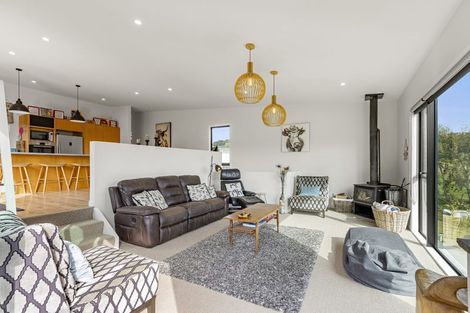 Photo of property in 36 Robertson Street, Raglan, 3225