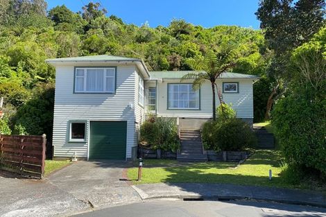 Photo of property in 12 Tui Terrace, Tawa, Wellington, 5028