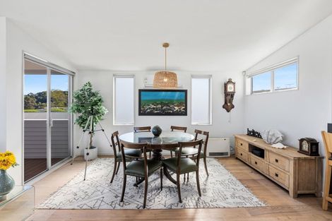 Photo of property in 40a Matakatia Parade, Matakatia, Whangaparaoa, 0930