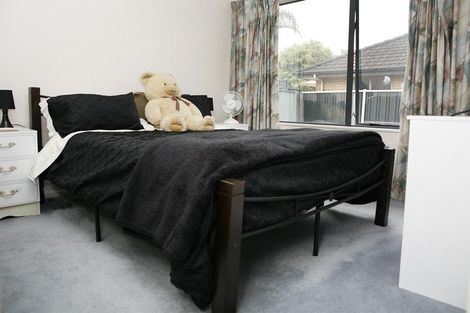 Photo of property in 1/45 Clevedon Road, Papakura, 2110