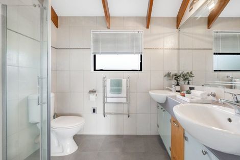 Photo of property in 3 Trident Place, Shelly Park, Auckland, 2014