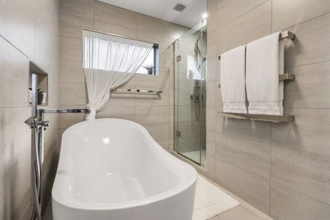 Photo of property in 58 Marina View Drive, West Harbour, Auckland, 0618