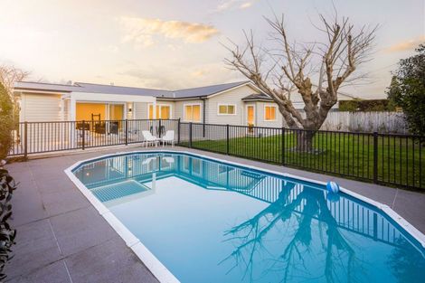 Photo of property in 82 Grey Street, Cambridge, 3434