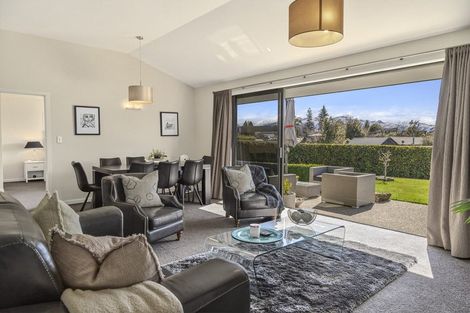 Photo of property in 4 Daniels Terrace, Wanaka, 9305