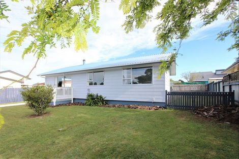 Photo of property in 29 Kowhai Street, Inglewood, 4330