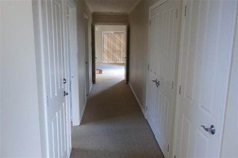 Photo of property in 21 Parkhaven Drive, Rosehill, Papakura, 2113