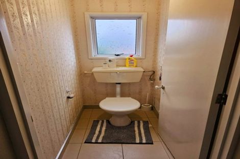 Photo of property in 21 Honeysuckle Place, Northcote, Christchurch, 8052