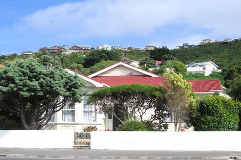 Photo of property in 1/72 Derwent Street, Island Bay, Wellington, 6023
