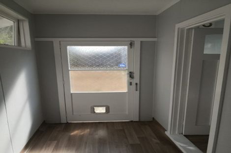 Photo of property in 20 The Esplanade, Eastern Beach, Auckland, 2012