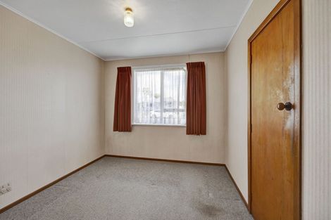 Photo of property in 13 Turakina Street, Merrilands, New Plymouth, 4312