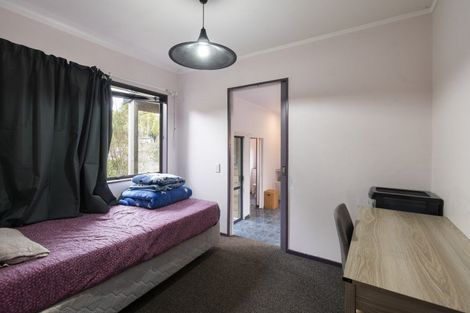 Photo of property in 20 Springdale Grove, Fitzherbert, Palmerston North, 4410
