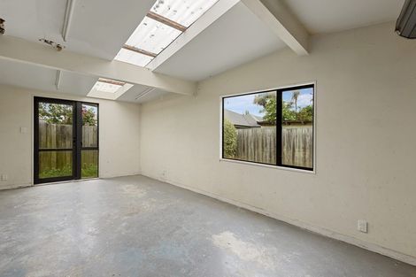 Photo of property in 2/96 Edward Avenue, Edgeware, Christchurch, 8013