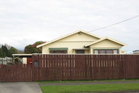 Photo of property in 47 Omata Road, Marfell, New Plymouth, 4310