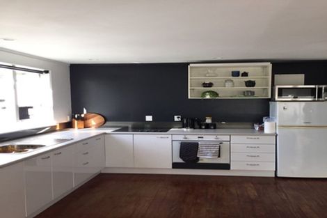 Photo of property in 60 Lathrope Road, Kumeu, 0892