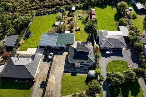 Photo of property in 25 Paekakariki Hill Road, Pauatahanui, Porirua, 5381