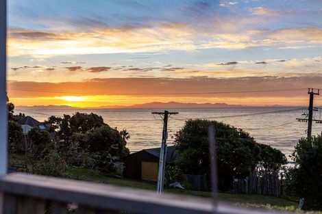 Photo of property in 63 Ames Street, Paekakariki, 5034