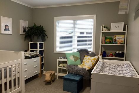 Photo of property in 25 Longburn Road, Henderson, Auckland, 0610