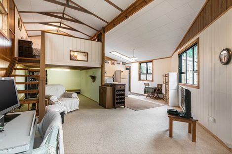 Photo of property in 8 Tetley Road, Surfdale, Waiheke Island, 1081