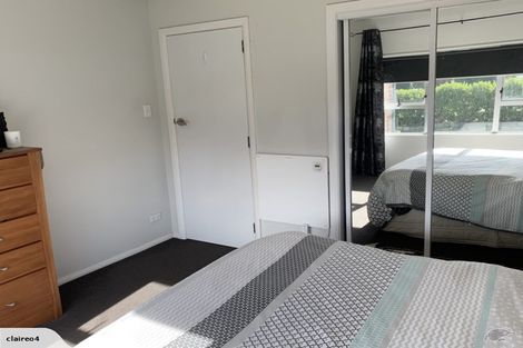 Photo of property in 8 Vardon Road, St Andrews, Hamilton, 3200