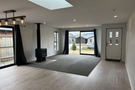 Photo of property in 51 Howden Drive, Jacks Point, 9371