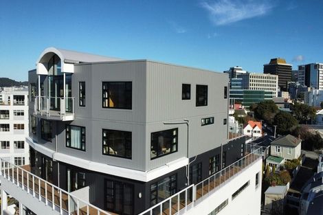 Photo of property in Endeavour Apartments, 5/125 Thorndon Quay, Pipitea, Wellington, 6011