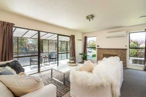 Photo of property in 21 Burnside Crescent, Burnside, Christchurch, 8053