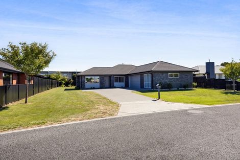 Photo of property in 13 Cooke Farm Grove, Waiwhakaiho, New Plymouth, 4312