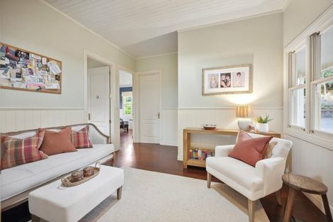 Photo of property in 3 Daphne Harden Lane, Paremoremo, Auckland, 0632