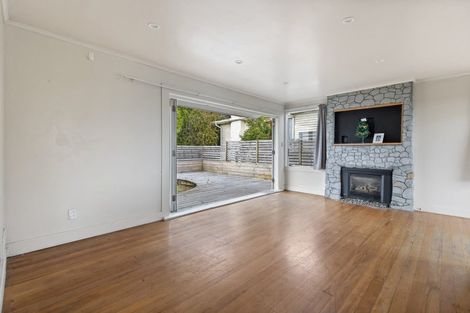 Photo of property in 44 Pine Avenue, Henderson, Auckland, 0612