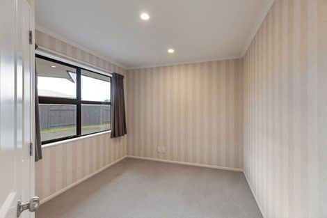 Photo of property in 8 Geneva Terrace, Kelvin Grove, Palmerston North, 4414
