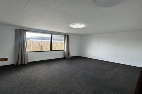 Photo of property in 2/8 Marinich Drive, Ranui, Auckland, 0612