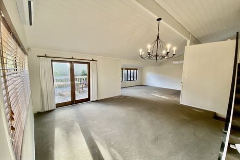 Photo of property in 11 Glenbush Place, Birkenhead, Auckland, 0626