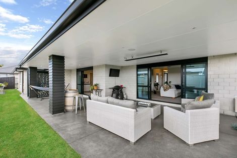 Photo of property in 99 Palm Springs Boulevard, Papamoa Beach, Papamoa, 3118