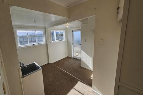 Photo of property in 1137 Devon Road, Bell Block, New Plymouth, 4373
