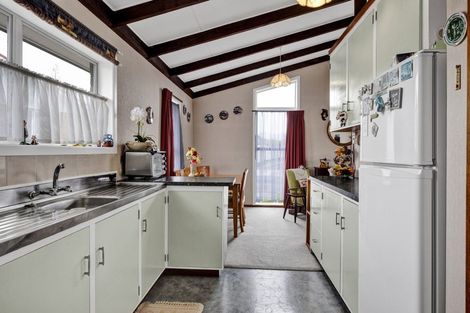 Photo of property in 16 Karaka Street, Inglewood, 4330