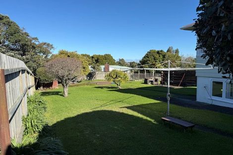 Photo of property in 8 Roberts Road, Glenfield, Auckland, 0629