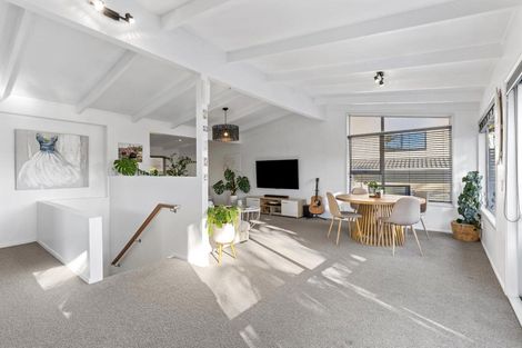 Photo of property in 52 The Circle, Manly, Whangaparaoa, 0930