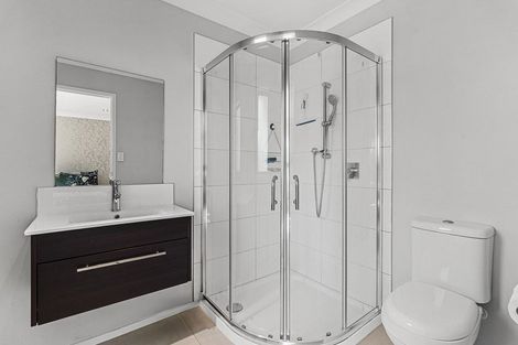 Photo of property in 525e Mangorei Road, Highlands Park, New Plymouth, 4312