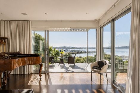 Photo of property in 28 Mansion Court, West Harbour, Auckland, 0618