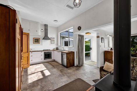 Photo of property in 22 Mills Street, Eltham, 4322