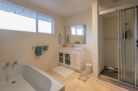 Photo of property in 3 Chester Street, Levin, 5510