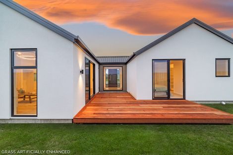 Photo of property in 10 Dalness Crescent, Halswell, Christchurch, 8025