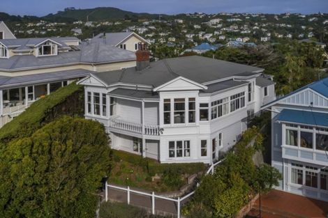 Photo of property in 50 Central Terrace, Kelburn, Wellington, 6012