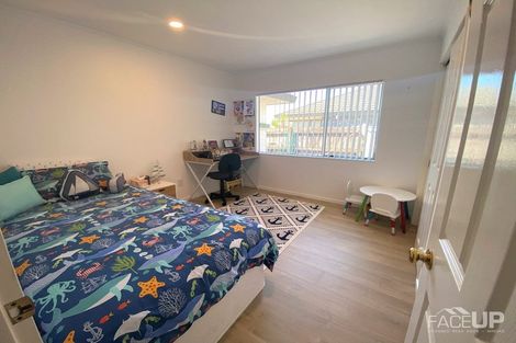 Photo of property in 30 Harbour Lights Close, West Harbour, Auckland, 0618