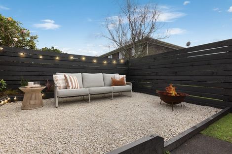 Photo of property in 2/33 Butterworth Drive, Glendene, Auckland, 0602